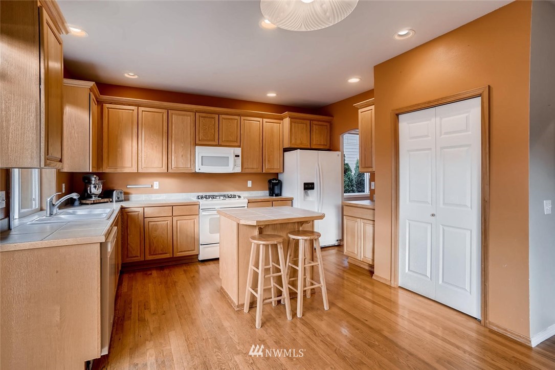 18432 12th Drive Southeast Bothell, WA 98012 - Photo 10 of 20 Gallery Image 10