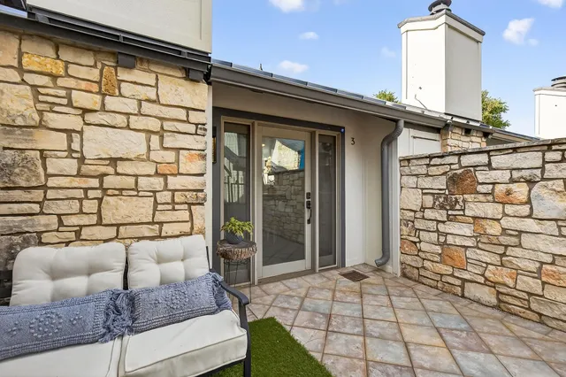 $299,500 | 103 Island Drive, Unit 3, Horseshoe Bay, TX 78657