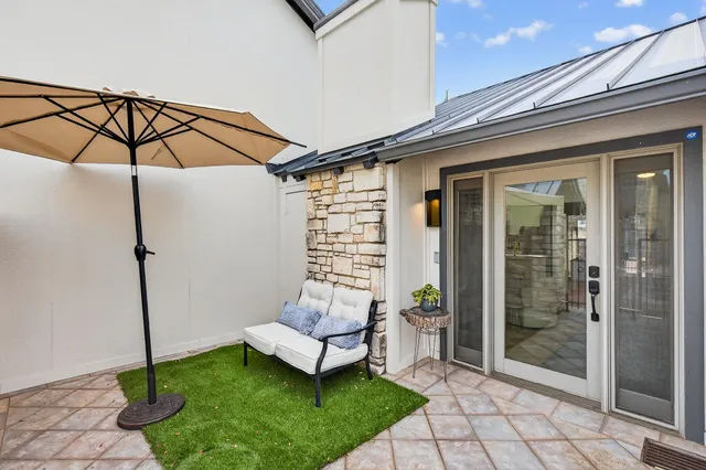 $299,500 | 103 Island Drive, Unit 3, Horseshoe Bay, TX 78657