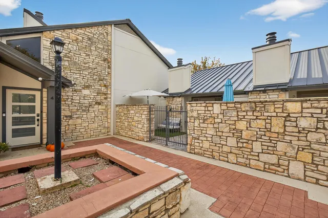 $299,500 | 103 Island Drive, Unit 3, Horseshoe Bay, TX 78657