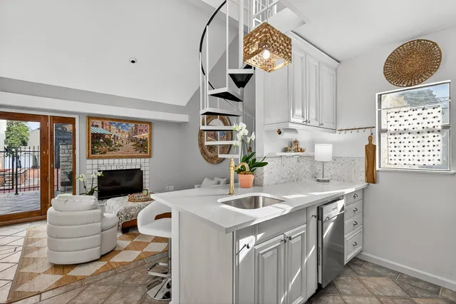 $299,500 | 103 Island Drive, Unit 3, Horseshoe Bay, TX 78657