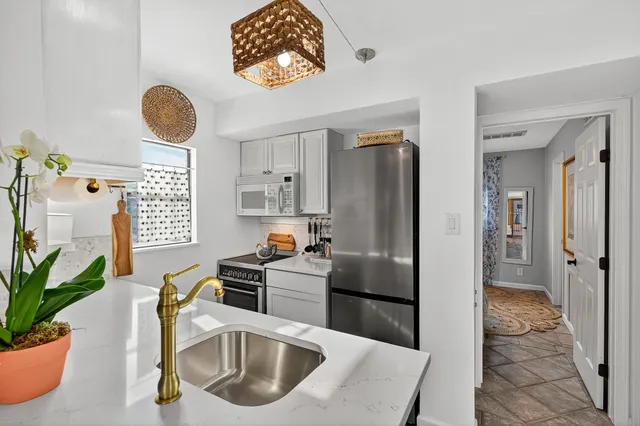 $299,500 | 103 Island Drive, Unit 3, Horseshoe Bay, TX 78657