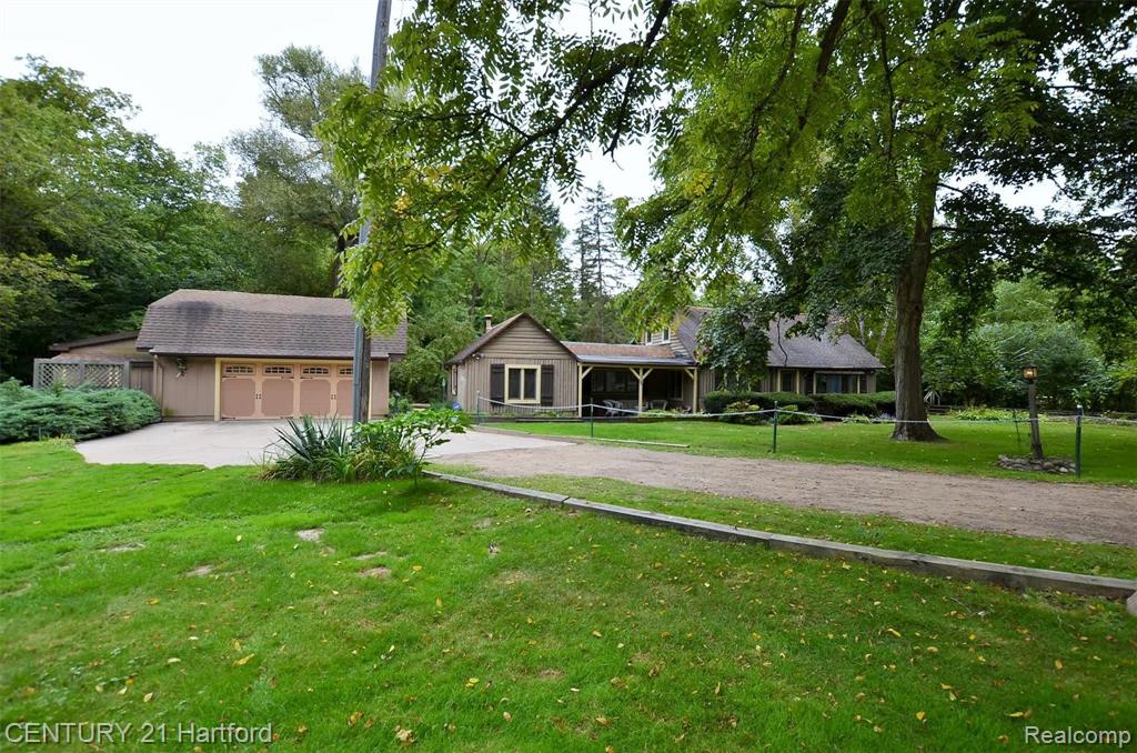 31395 West Nine Mile Road Farmington Hills, MI 48336 - Photo 4 of 40
