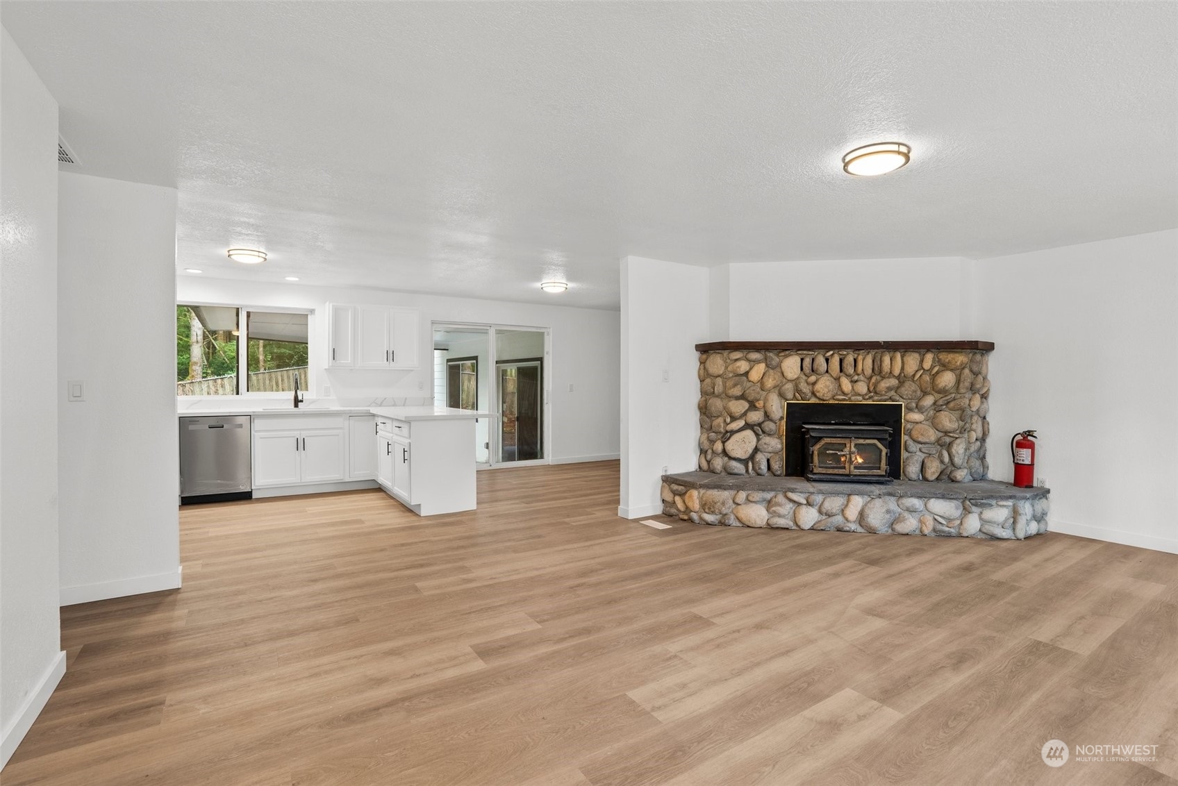 2020 Graf Road Centralia, WA 98531 - Photo 5 of 30 Gallery Image 5