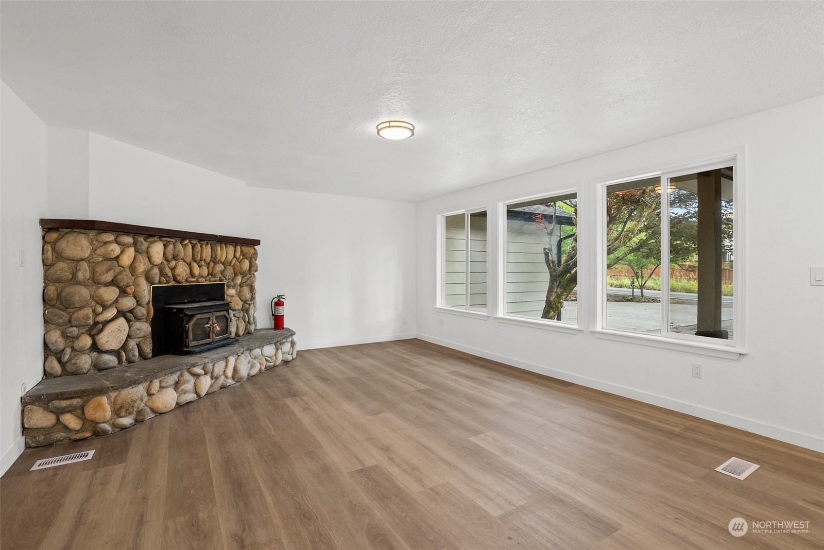 2020 Graf Road Centralia, WA 98531 - Photo 6 of 30 Gallery Image 6