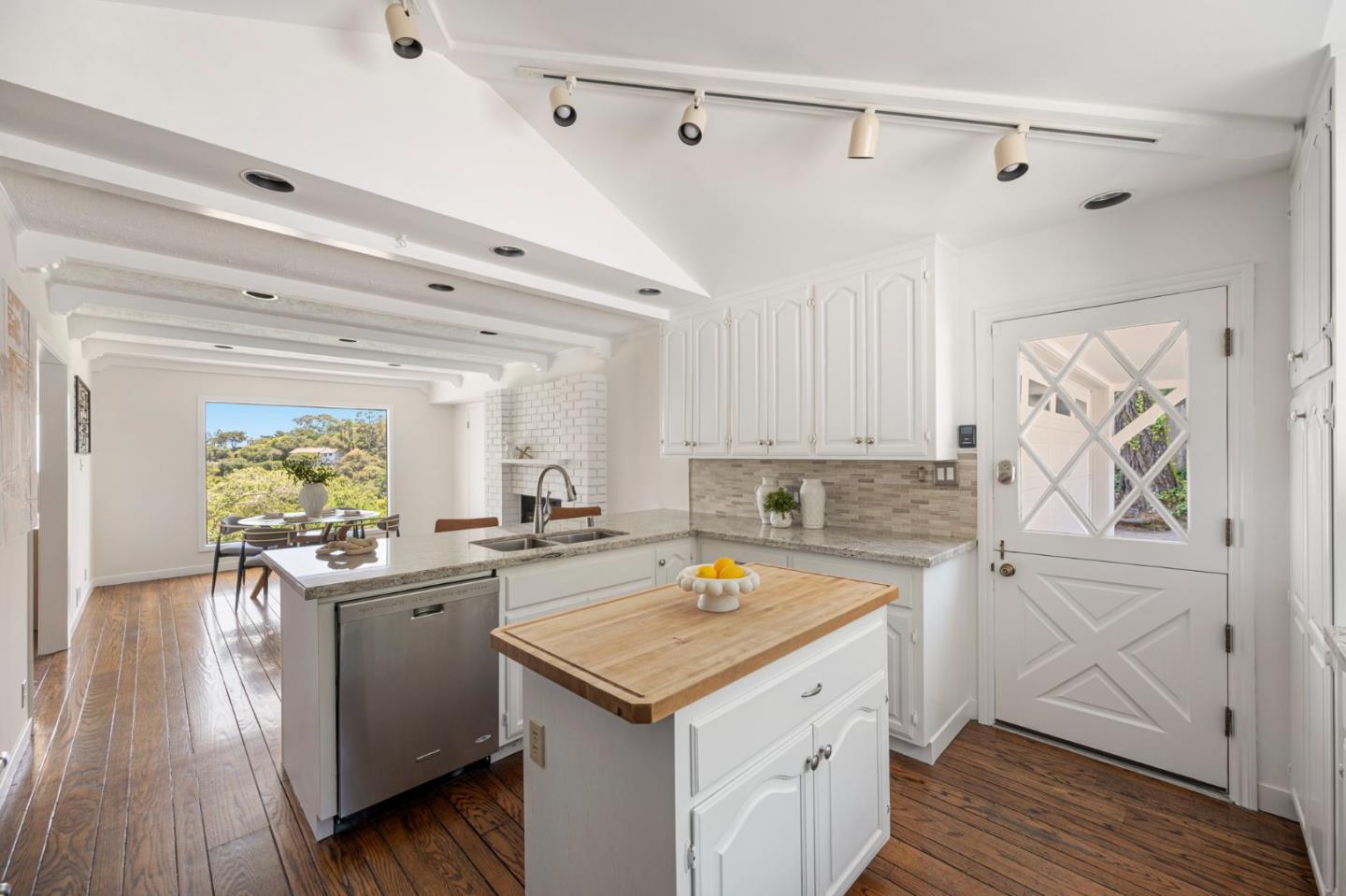 1407 Carlton Road Hillsborough, CA 94010 - Photo 73 of 113
