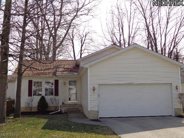 6073 Ridgeview Boulevard North Ridgeville, OH 44039 - Photo 1 of 13
