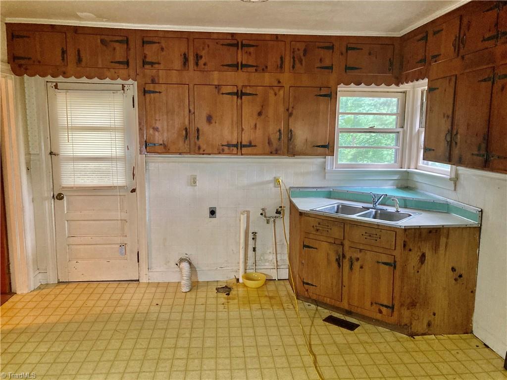 908 Cliff Road Asheboro, NC 27203 - Photo 13 of 24 Gallery Image 13