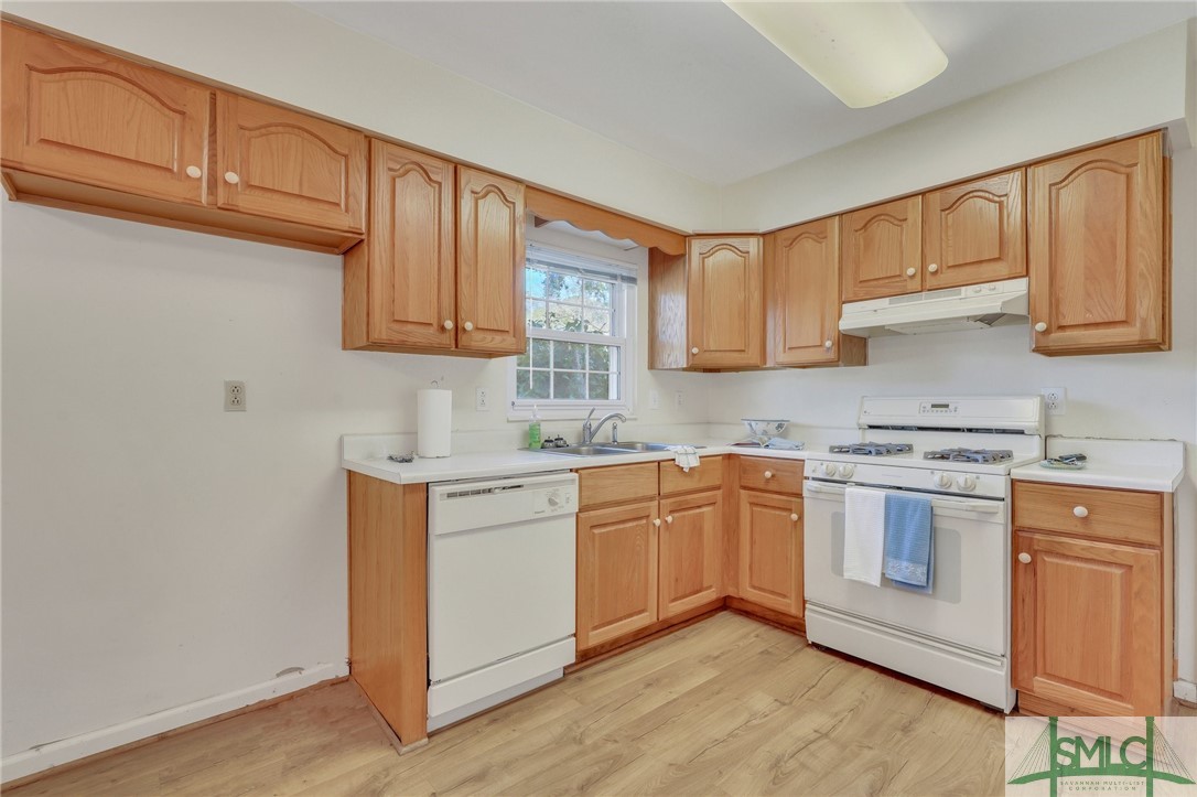 16 Ossabaw Road Savannah, GA 31410 - Photo 9 of 25