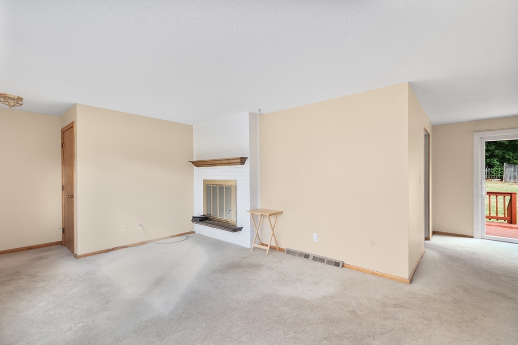 32 Arapahoe Road Bellingham, MA 02019 - Photo 6 of 32