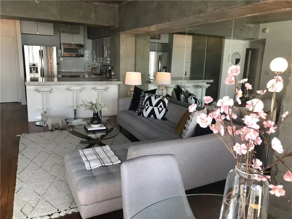$3,500 | 6363 Christie Avenue, Emeryville, CA 94608