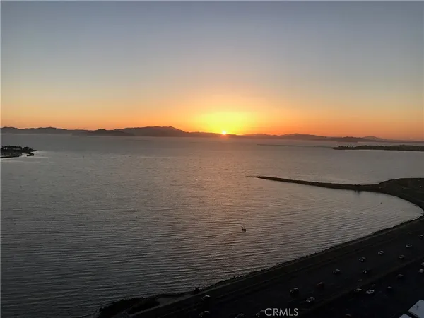 $3,500 | 6363 Christie Avenue, Emeryville, CA 94608