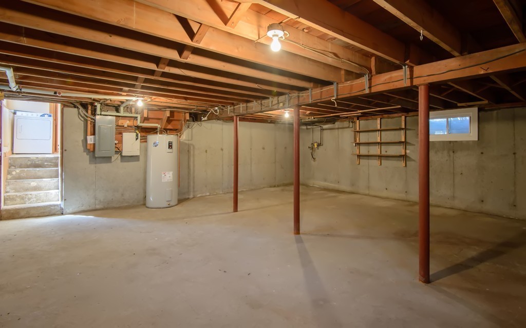 11 Dartmouth Road Marblehead, MA 01945 - Photo 25 of 25 a view of an empty room