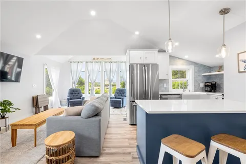 $699,000 | 39 Edwards Avenue, South Kingstown, RI 02879