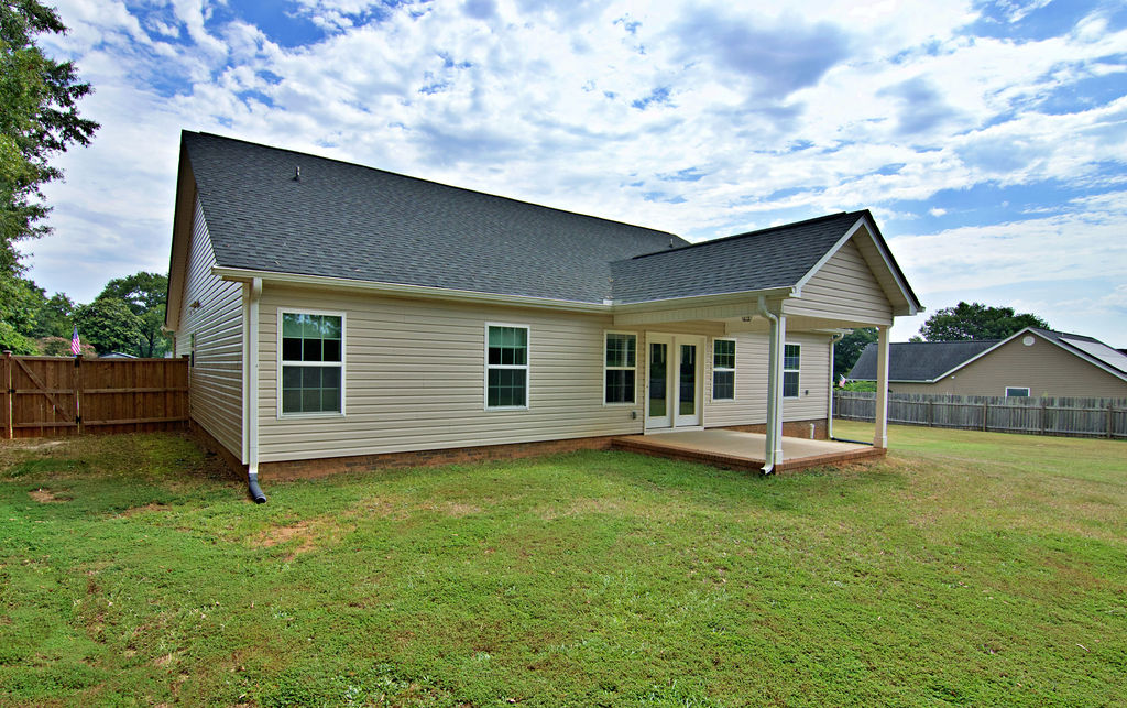 1085 Stoneham Circle Anderson, SC 29626 - Photo 34 of 40 Gallery Image 34