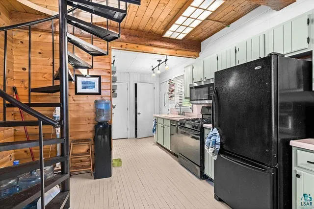 $595,000 | 6146 Highway 61, Silver Bay, MN 55614