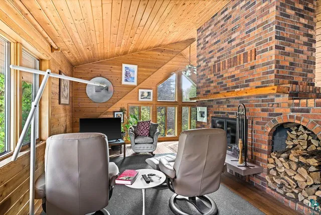 $595,000 | 6146 Highway 61, Silver Bay, MN 55614