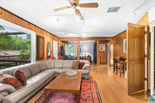 $595,000 | 6146 Highway 61, Silver Bay, MN 55614