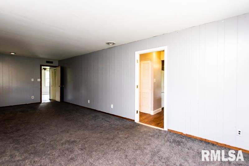 5014 North Ronald Road Peoria, IL 61614 - Photo 11 of 38 Gallery Image 11