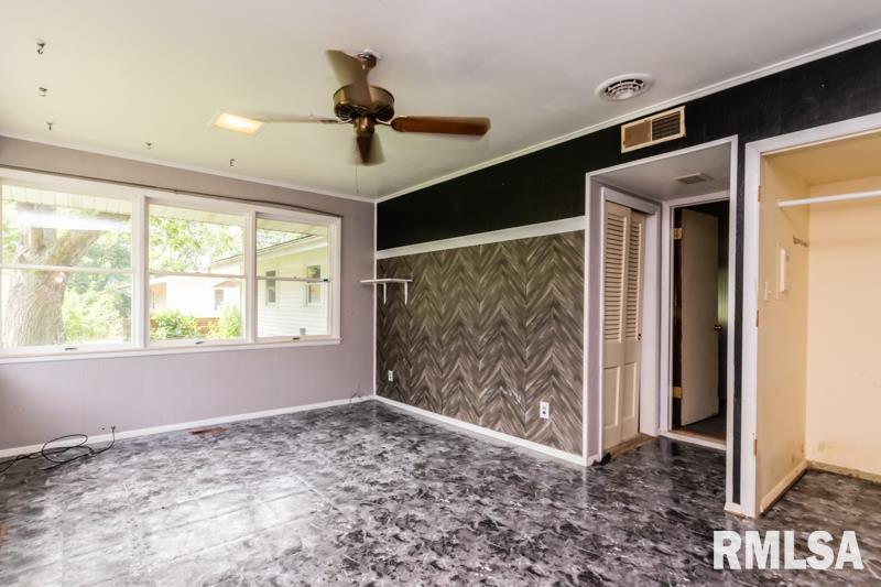 5014 North Ronald Road Peoria, IL 61614 - Photo 15 of 38 Gallery Image 15