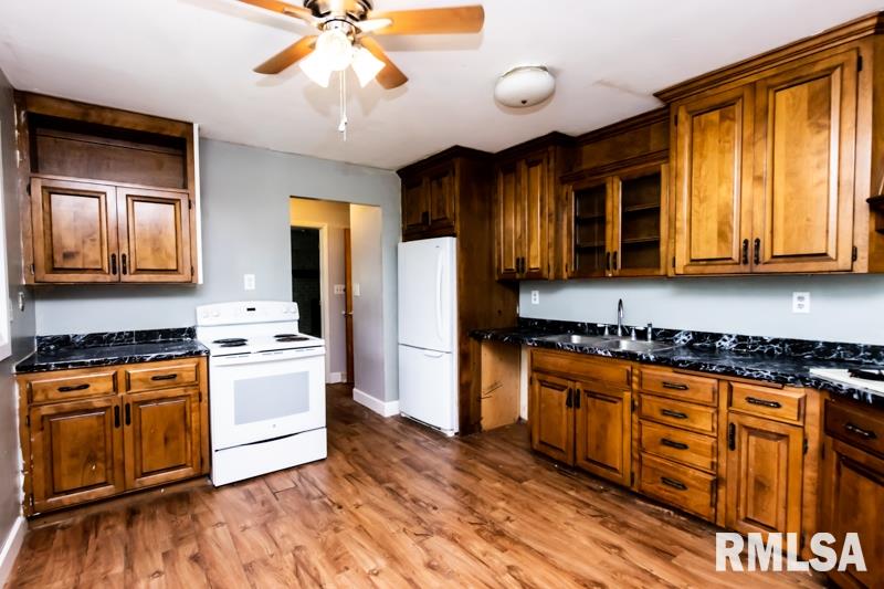 5014 North Ronald Road Peoria, IL 61614 - Photo 7 of 38 Gallery Image 7