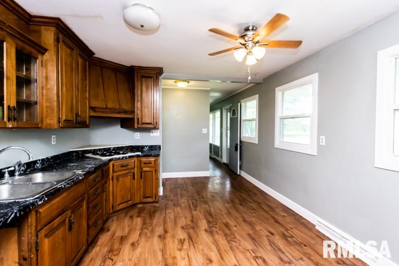 5014 North Ronald Road Peoria, IL 61614 - Photo 9 of 38 Gallery Image 9