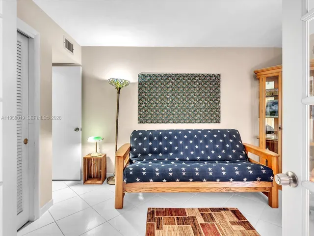 $2,080 | 3020 Northeast 16th Avenue, Unit 204, Oakland Park, FL 33334