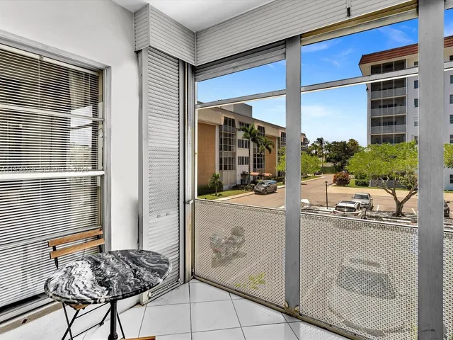 $2,080 | 3020 Northeast 16th Avenue, Unit 204, Oakland Park, FL 33334