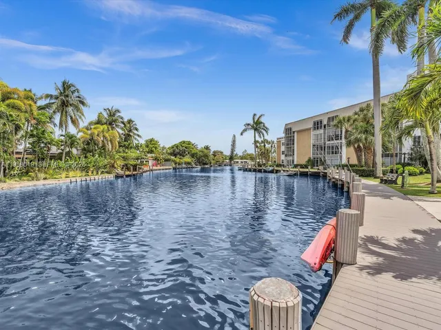 $2,080 | 3020 Northeast 16th Avenue, Unit 204, Oakland Park, FL 33334