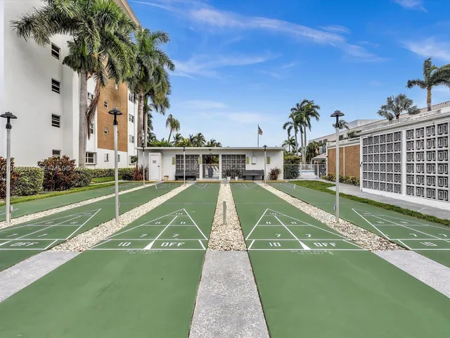 $2,080 | 3020 Northeast 16th Avenue, Unit 204, Oakland Park, FL 33334