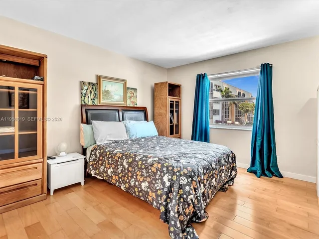 $2,080 | 3020 Northeast 16th Avenue, Unit 204, Oakland Park, FL 33334