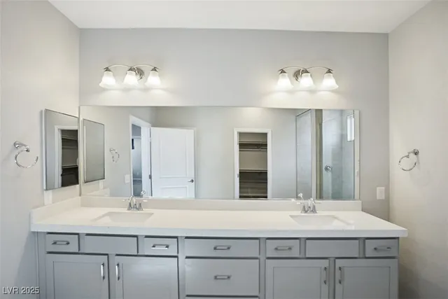 $2,995 | 8036 Foxfield Springs Street, Las Vegas, NV 89166