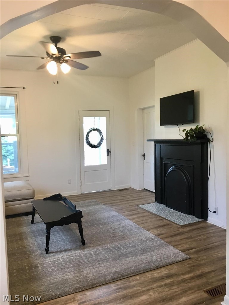 216 Henderson Street Barnesville, OH 43713 - Photo 4 of 27