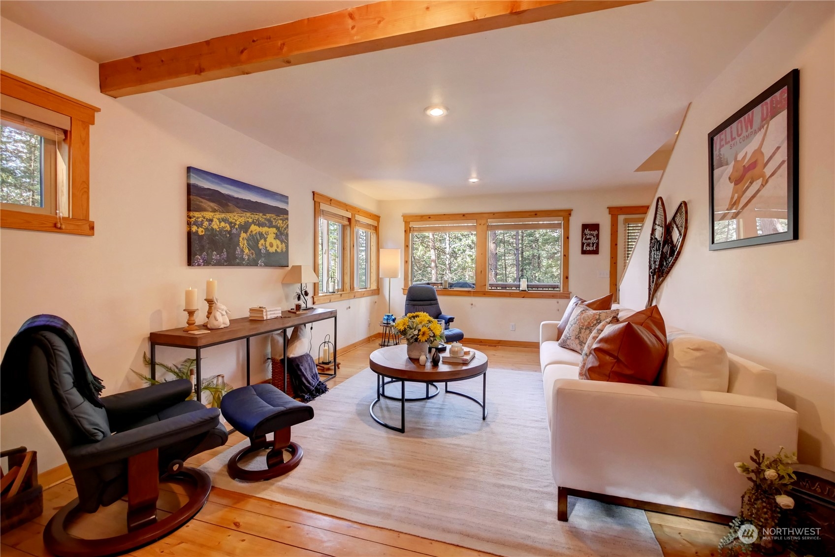 17 Mustard Mountain Road Winthrop, WA 98862 - Photo 5 of 36 a living room with furniture and wooden floor