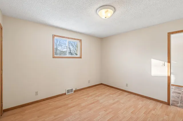 $279,900 | 909 Pacific Avenue, Waverly, MN 55390