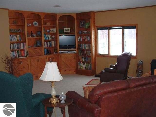 226 North Rusch Road Traverse City, MI 49696 - Photo 7 of 15 1710045-6.JPG