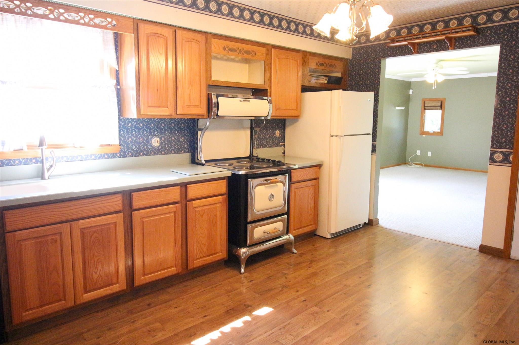 251 Phillips Road Rotterdam, NY 12306 - Photo 3 of 67 Photo 3