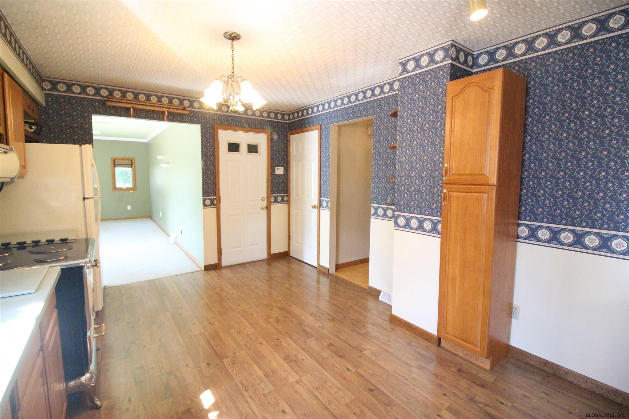251 Phillips Road Rotterdam, NY 12306 - Photo 4 of 67 Photo 4