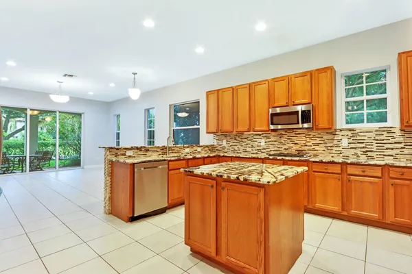 $6,700 | 1904 Flower Drive, Palm Beach Gardens, FL 33410
