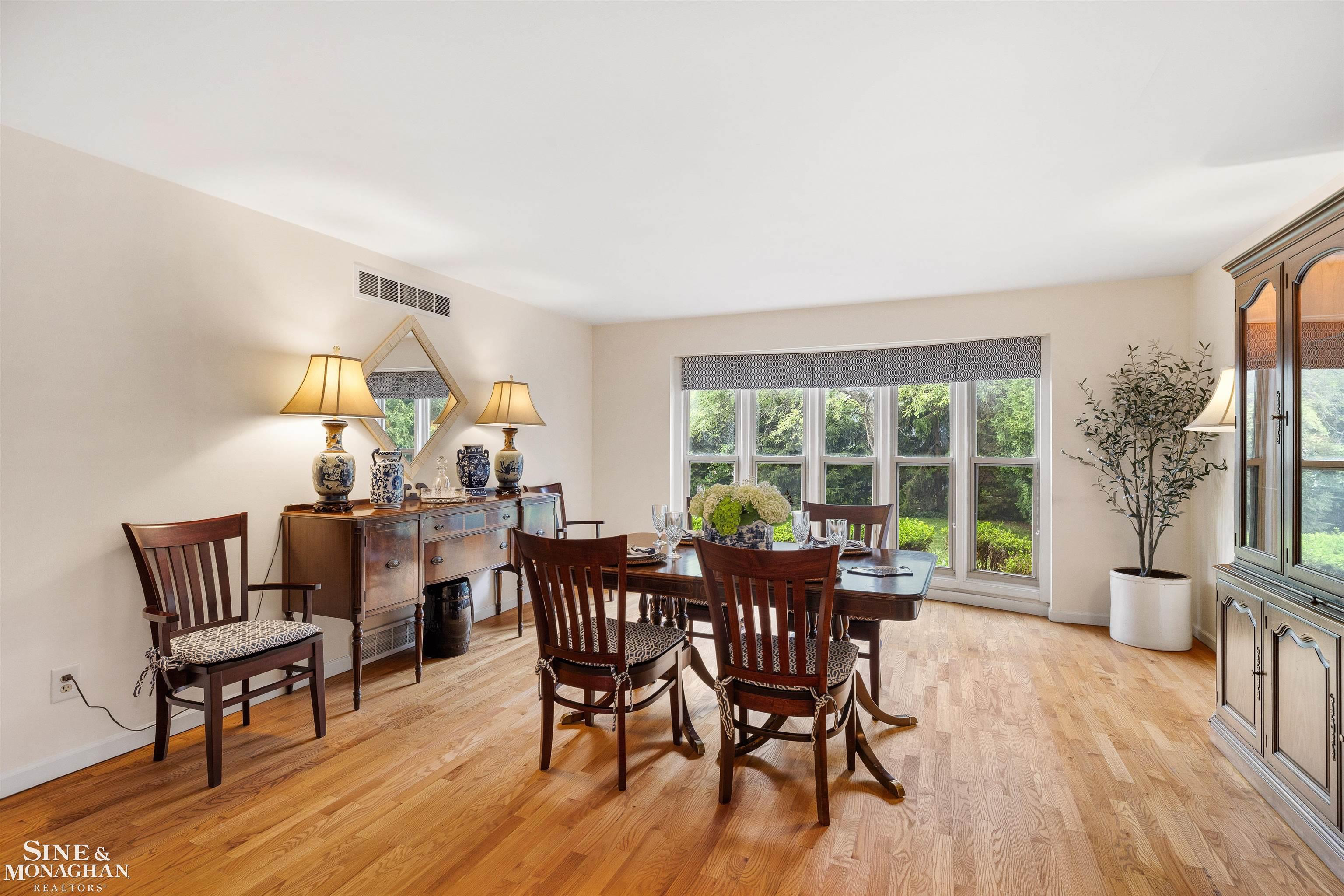 725 Fisher Road Grosse Pointe, MI 48230 - Photo 22 of 63 Dining Room