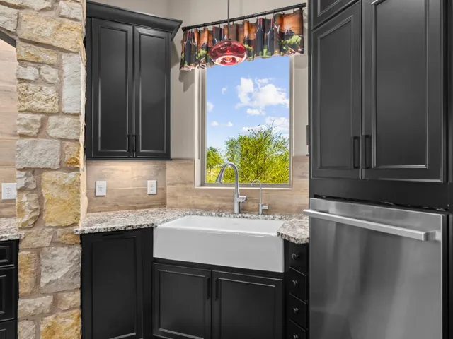 $925,000 | 128 Strada Luca, Florence, TX 76527