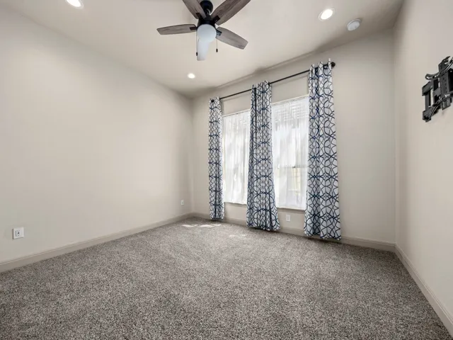 $925,000 | 128 Strada Luca, Florence, TX 76527