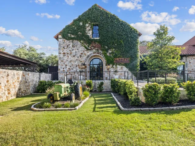 $925,000 | 128 Strada Luca, Florence, TX 76527