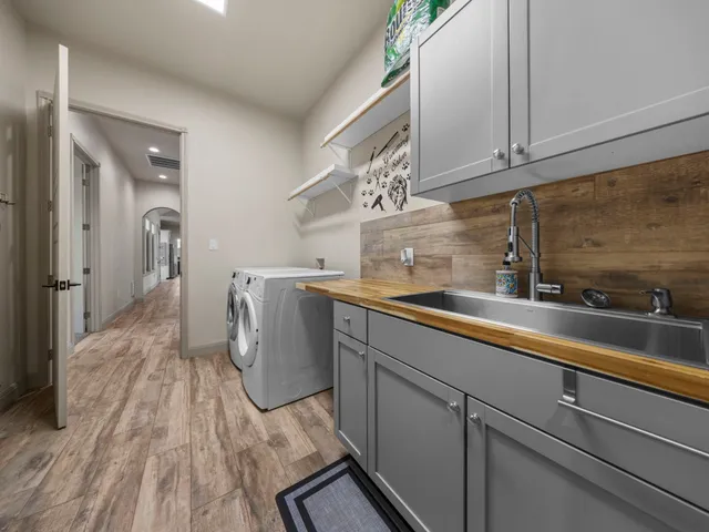 $925,000 | 128 Strada Luca, Florence, TX 76527