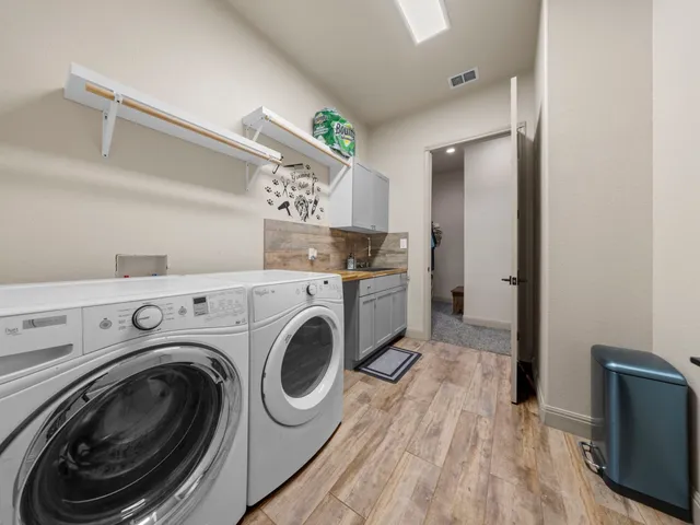 $925,000 | 128 Strada Luca, Florence, TX 76527