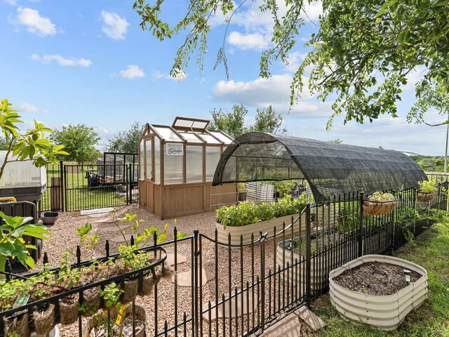 $925,000 | 128 Strada Luca, Florence, TX 76527