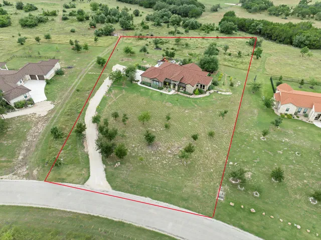 $925,000 | 128 Strada Luca, Florence, TX 76527