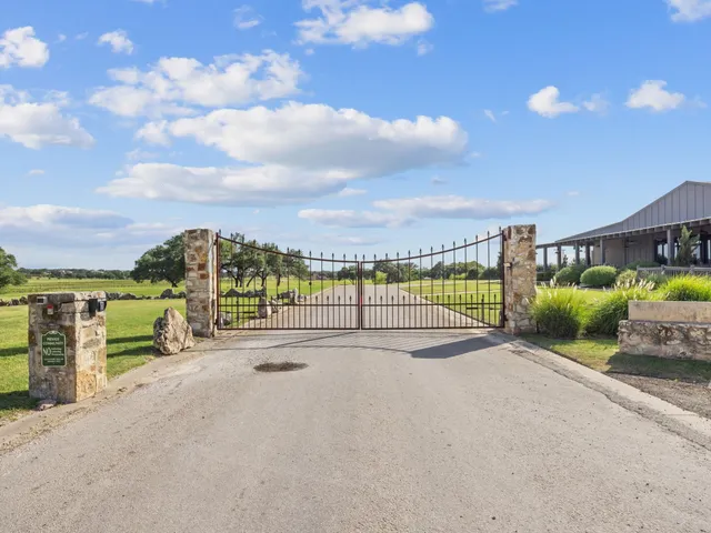 $925,000 | 128 Strada Luca, Florence, TX 76527