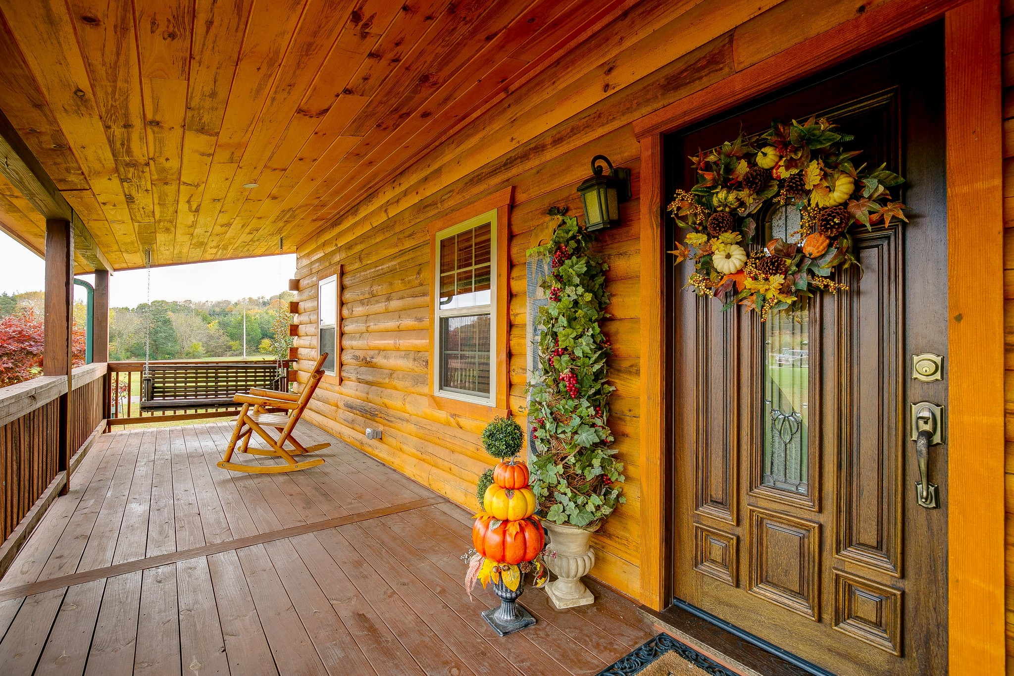 1362 Shop Springs Road Lebanon, TN 37090 - Photo 4 of 41 a porch with glass door