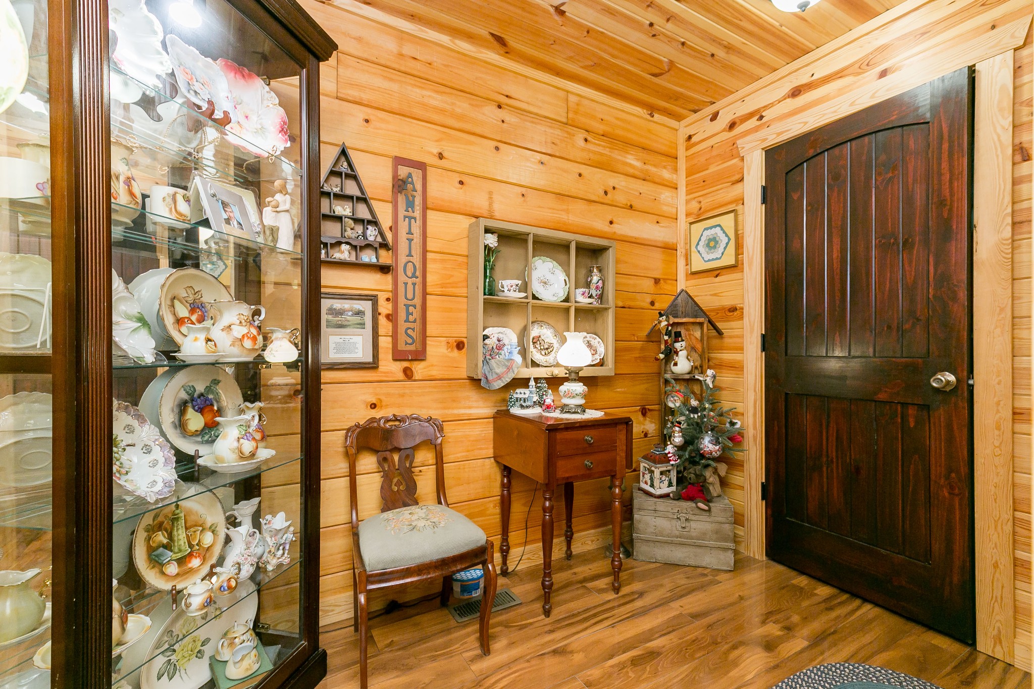 1362 Shop Springs Road Lebanon, TN 37090 - Photo 6 of 41 a view of a dinning room with furniture and a rug